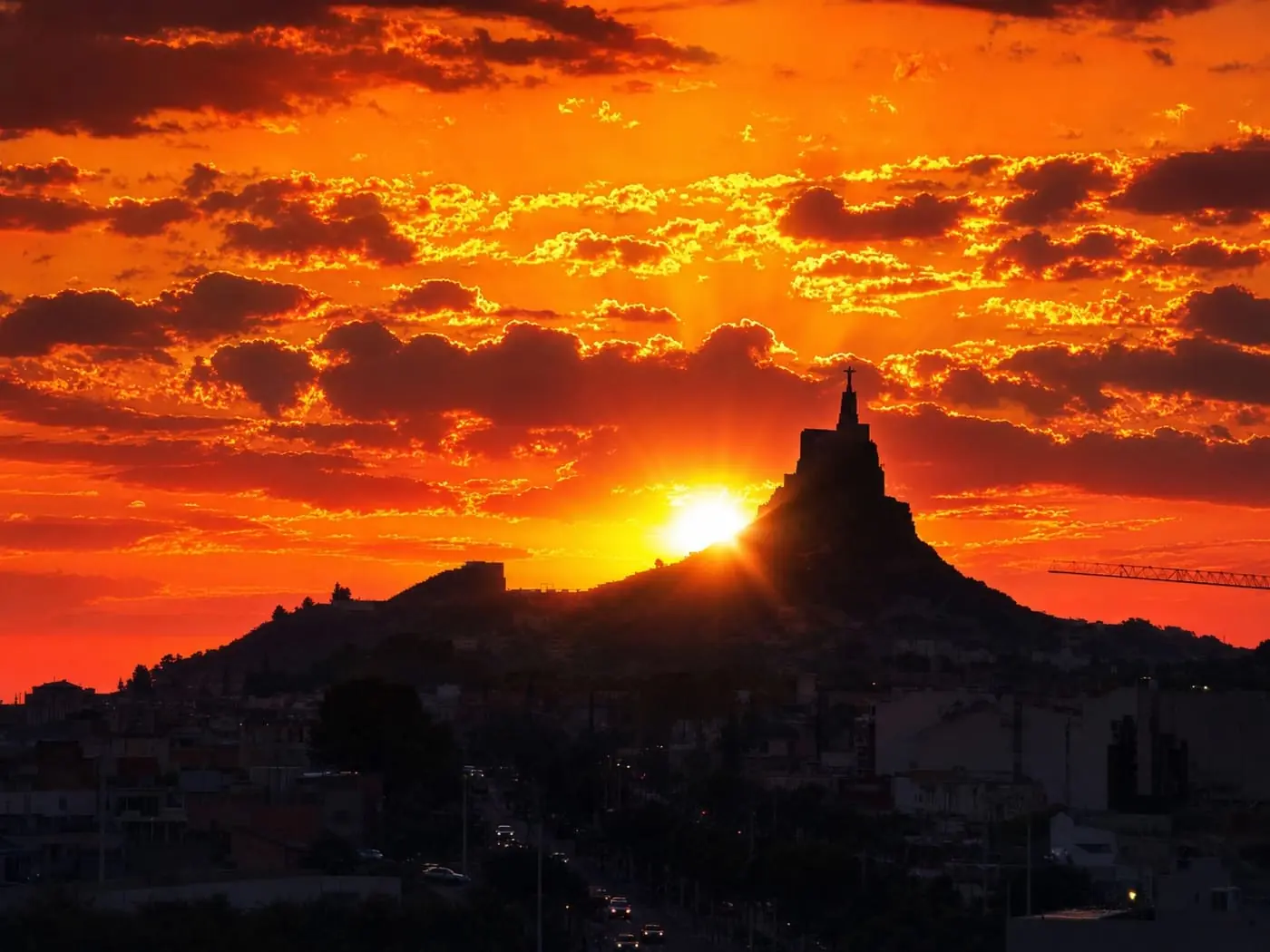 Cristo y castillo de Monteagudo
